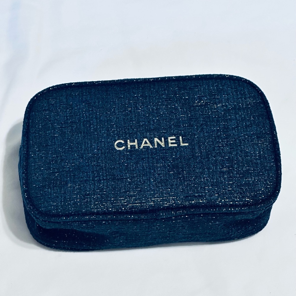 CHANEL Blue Tweed Cosmetic Bag with Gold Logo - Picture 2 of 10
